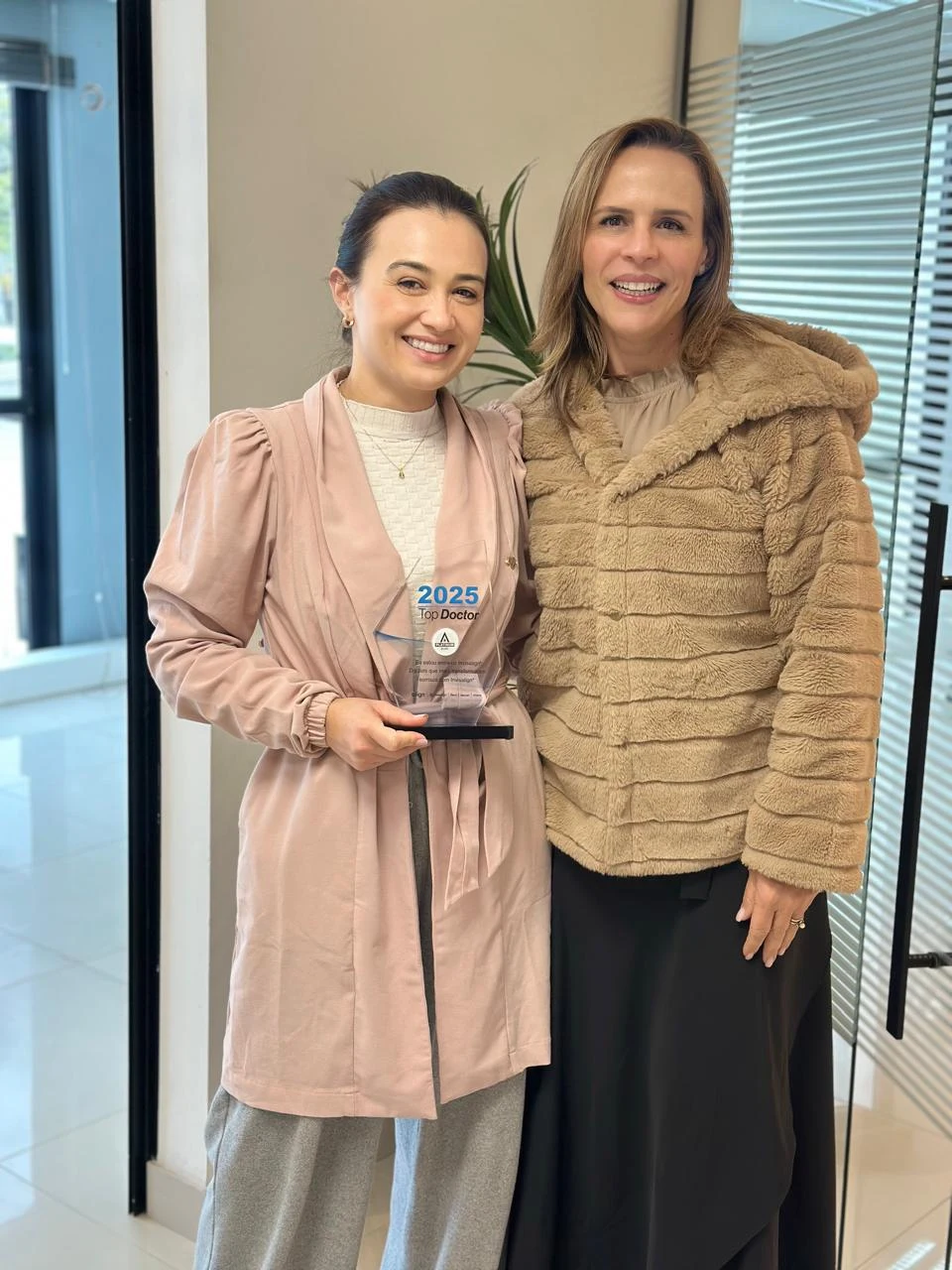 Dra. Valeska Kageyama na premiação Top Doctor 2025